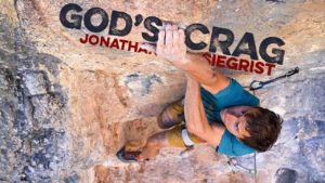 Jonthan Siegrist grimpe à God's Crag