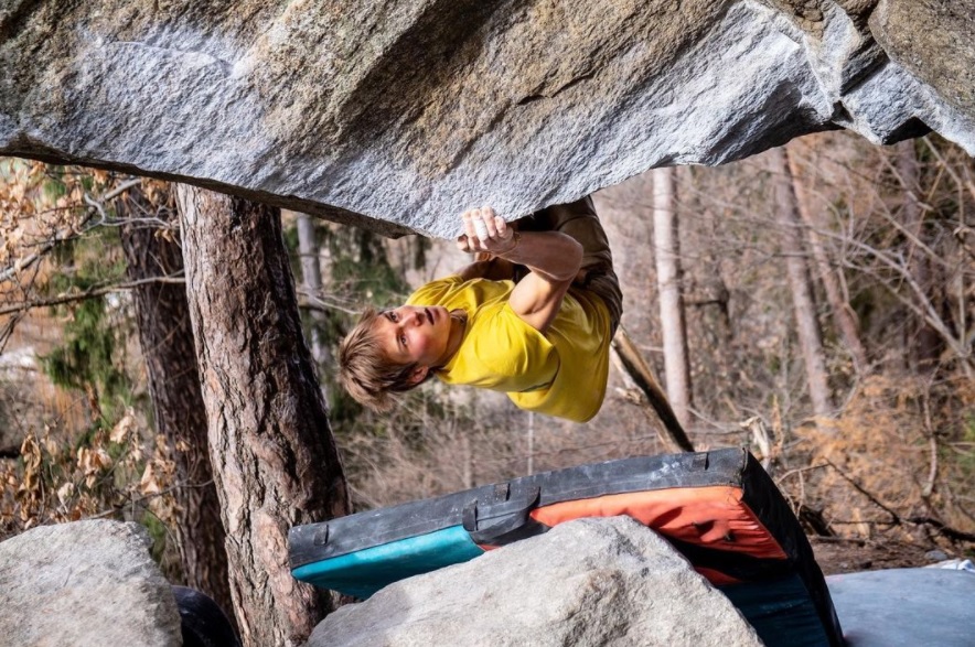 Alex Megos dans The Story of 2 worlds 8C Cresciano