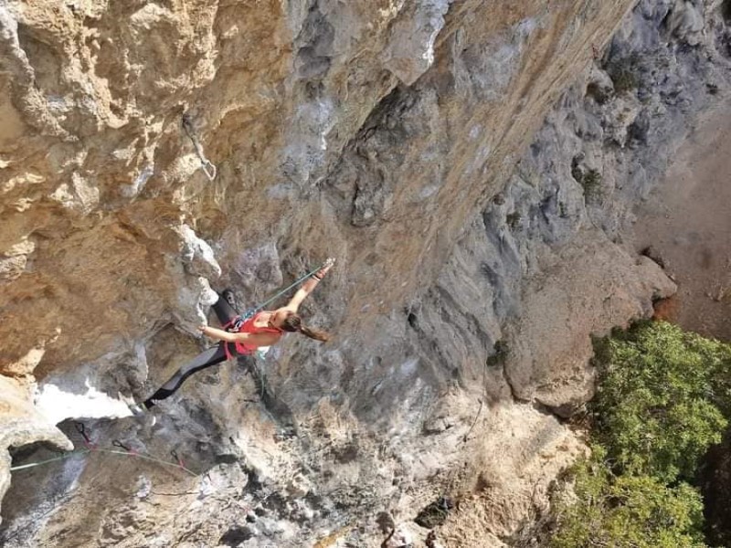 Sara Copar Histerija 8c+