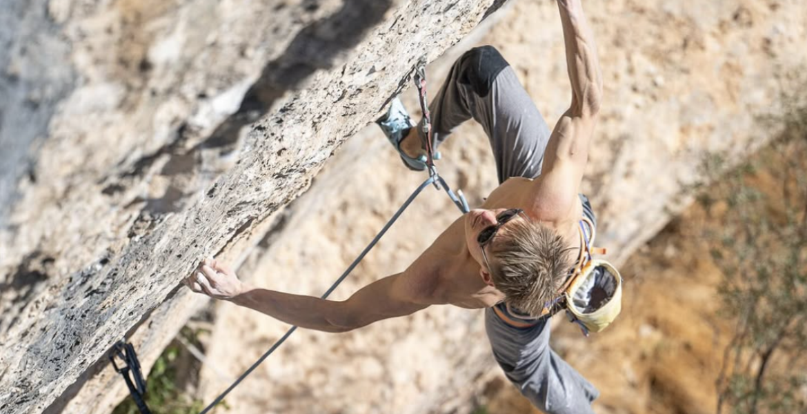 Alex Megos libère Tuareg Blanco 9b/+ à Margalef ! – Alex Megos frees Tuareg Blanco 9b/+ at Margalef! (+intw)