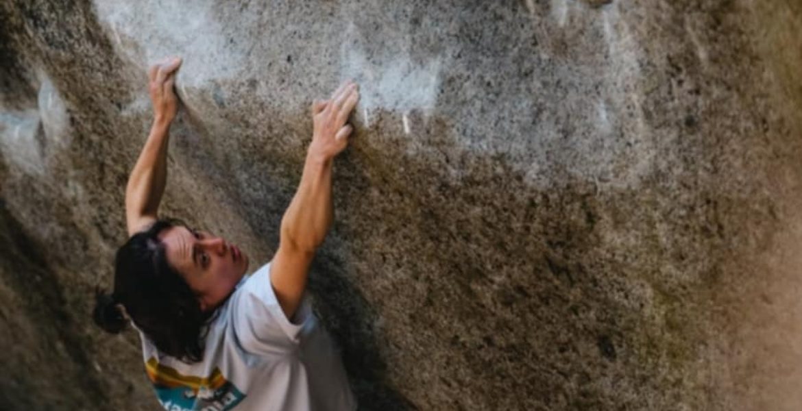 Katie Lamb réinvente le 8C+ bloc féminin ! – Katie Lamb reinvents first female 8C+ boulder!