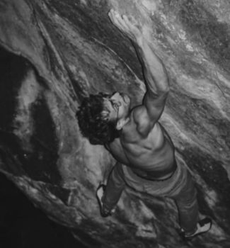 Yannick Flohé Foundations Edge 8C flash