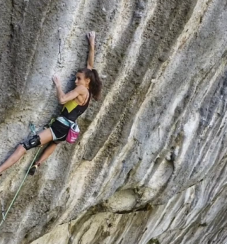 Laura Rogora 8c+ onsight