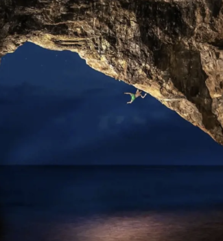 Es Pontas by night