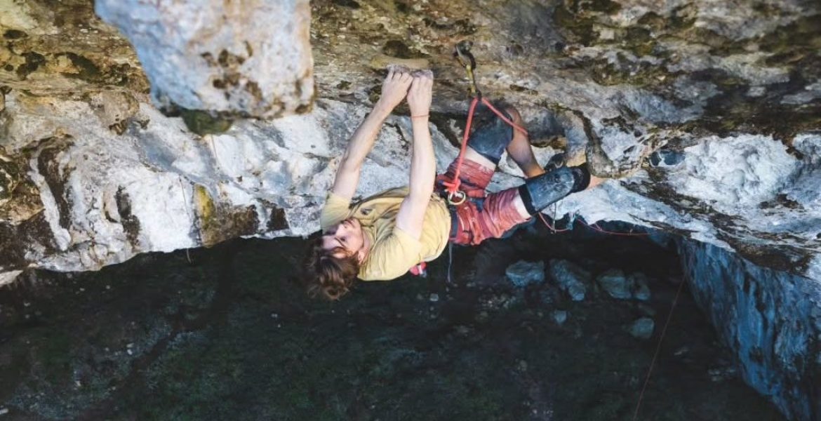 La Balme : Maël Musson libère L&rsquo;enfant despote 9a+ – La Balme: first free ascent of L&rsquo;enfant despote 9a+ by Maël Musson
